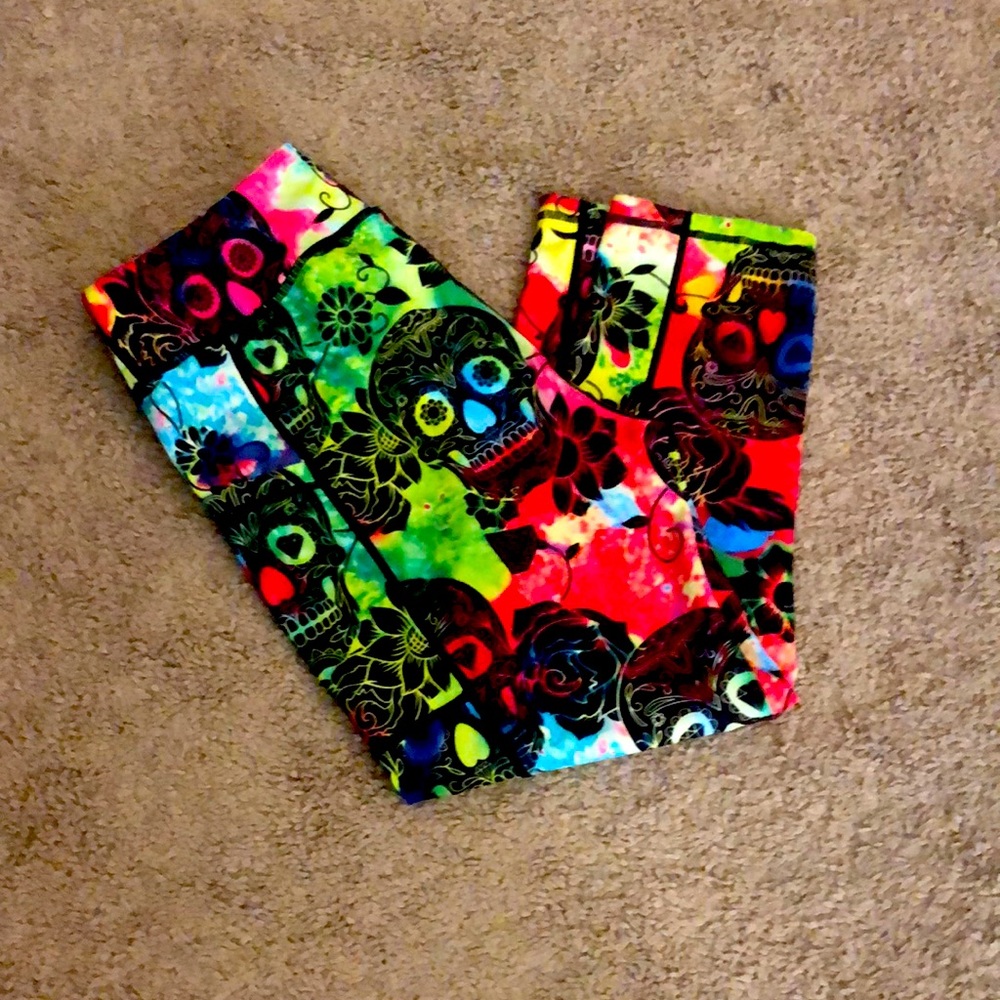 Constantly varied gear capris